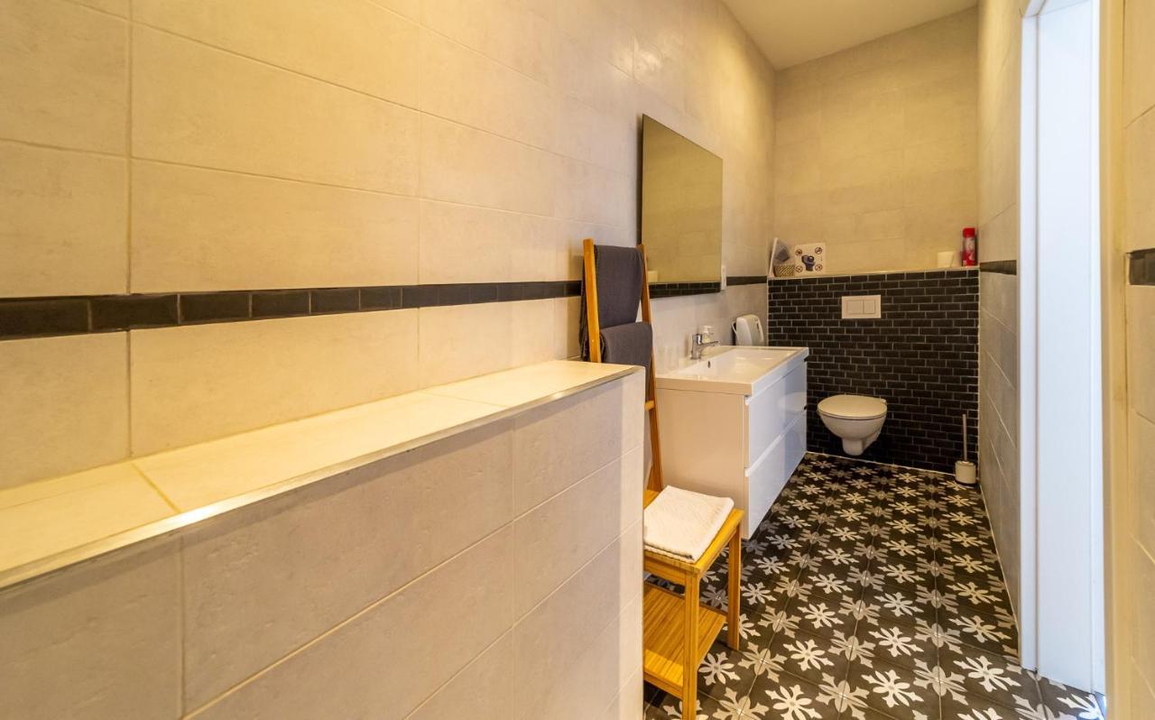 Lyves Two Apartment เลียจ ภายนอก รูปภาพ